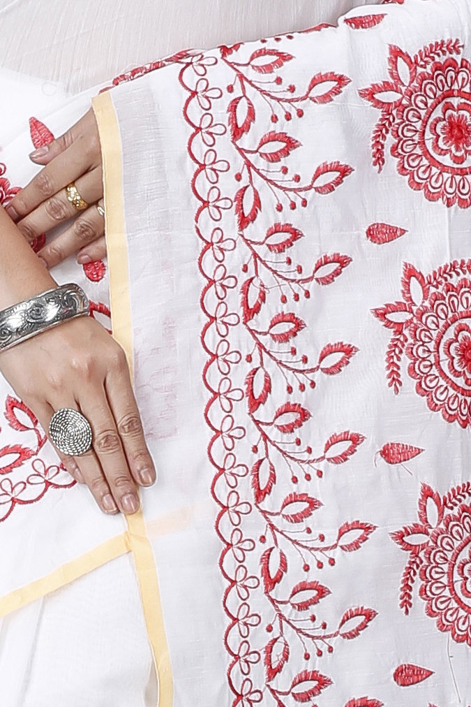 White Blended Cotton Tabu Hand Loom Saree (1242)